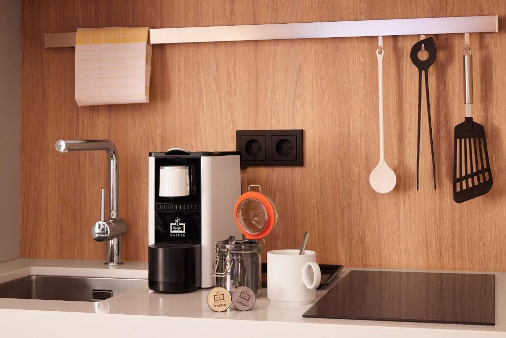 Adina Apartment Hotel Dusseldorf - Resim 23