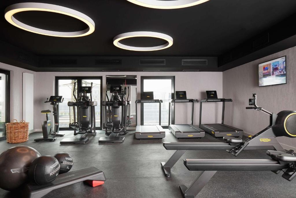 Adina Apartment Hotel Dusseldorf - Resim 13