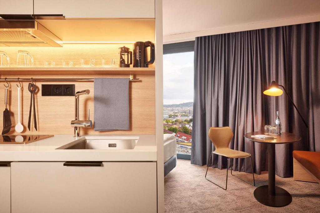Adina Apartment Hotel Stuttgart - Resim 20