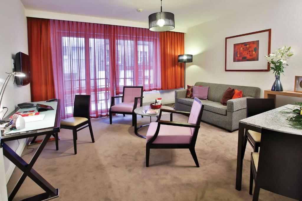 Posezení v ubytování Adina Apartment Hotel Budapest