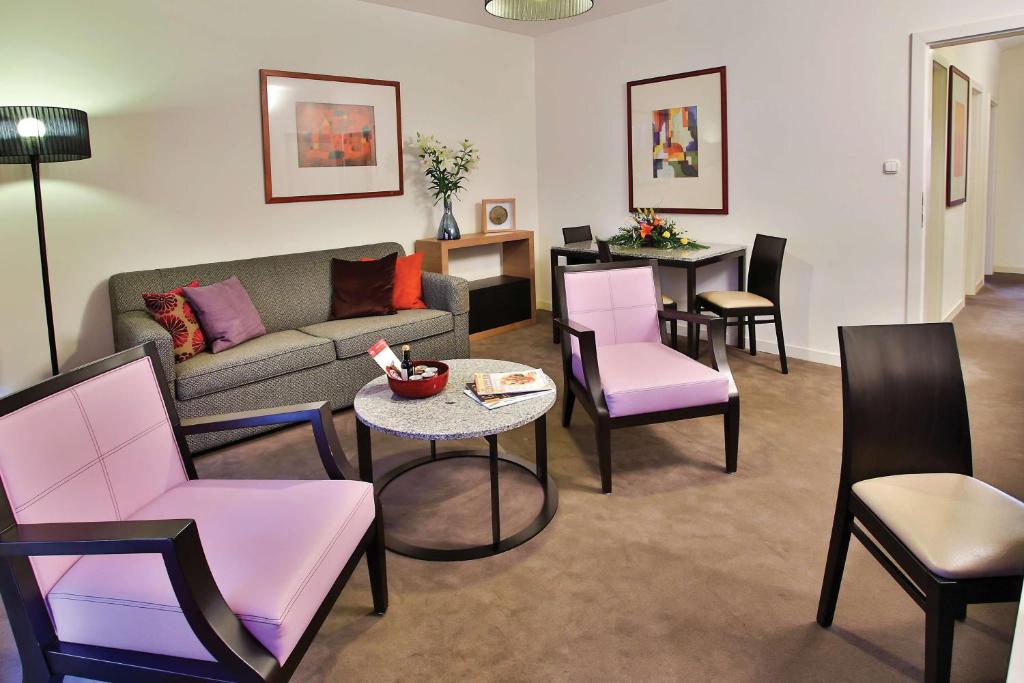 Posezení v ubytování Adina Apartment Hotel Budapest