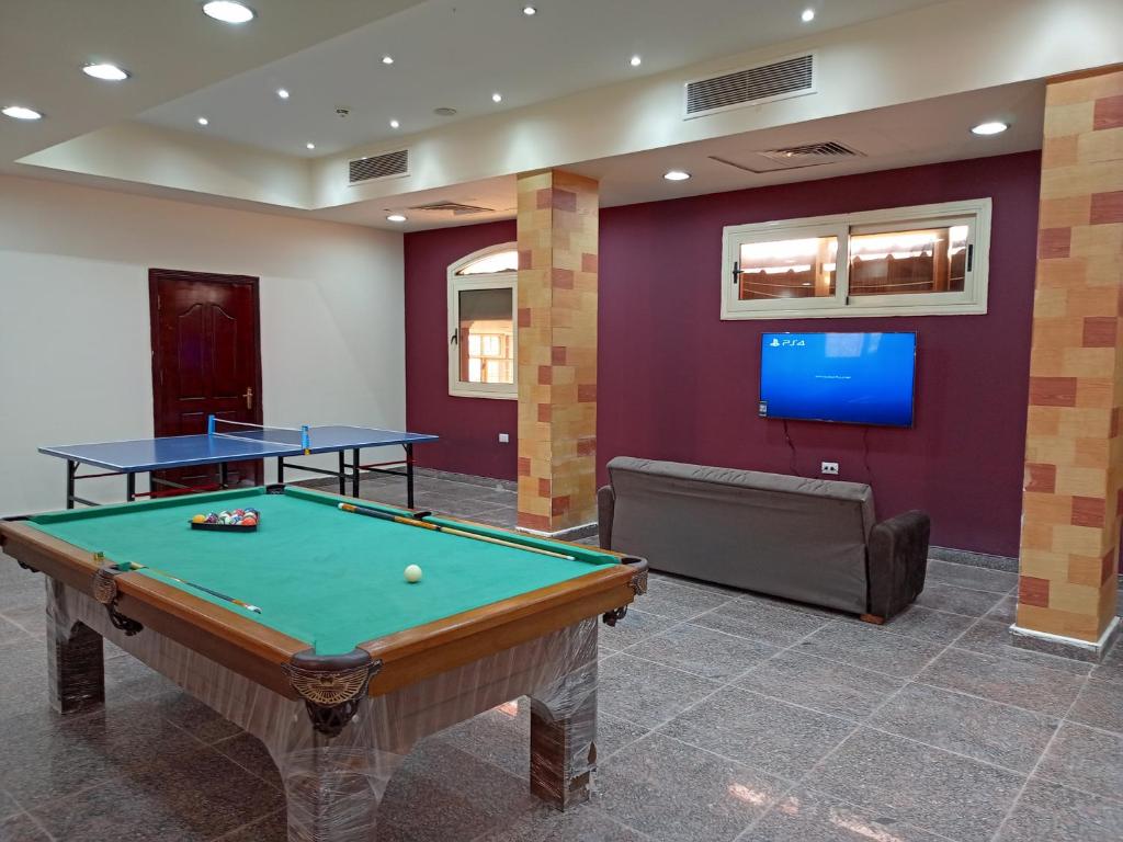 La Sirena Hotel & Resort - Families only biliárdasztala