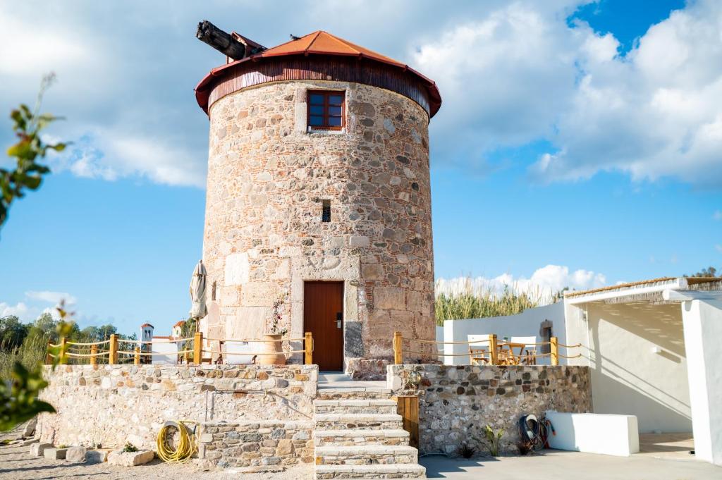 Fotografie z fotogalerie ubytování Traditional Windmill v destinaci Lampi