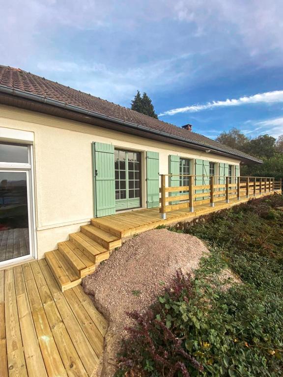 Villa des Suisses with Jacuzzi & View of Lake des Settons - Villa