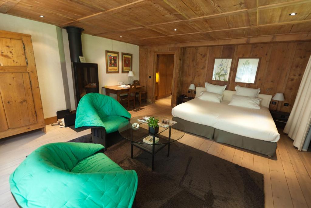 Chambre Triple Prestige avec Cheminée - La Ferme
