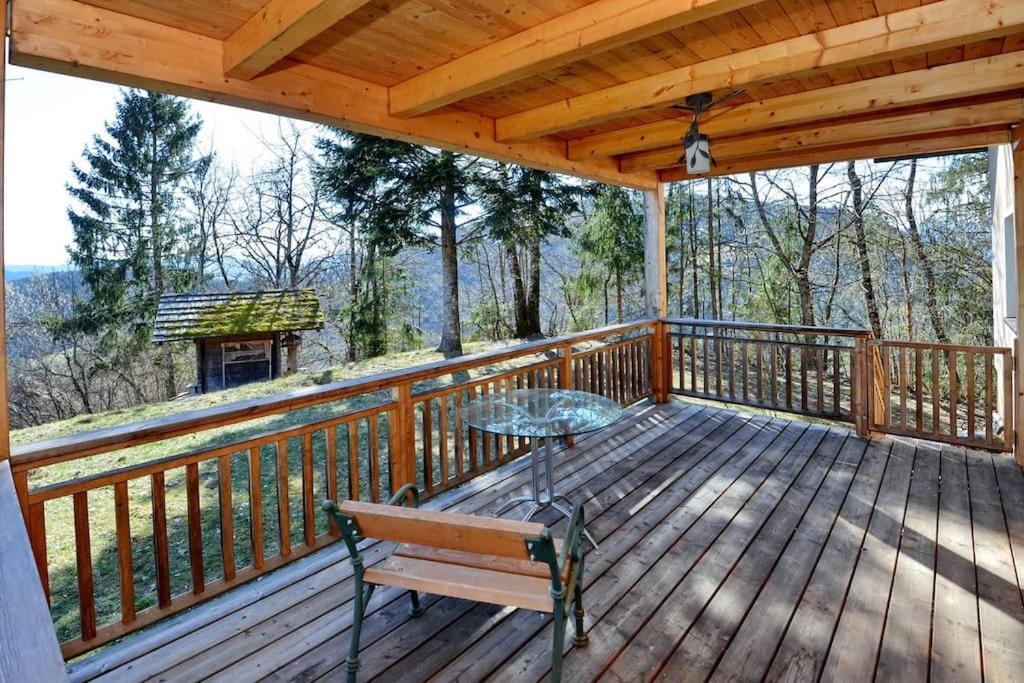 A balcony or terrace at Ferienwohnung Karawankenblick