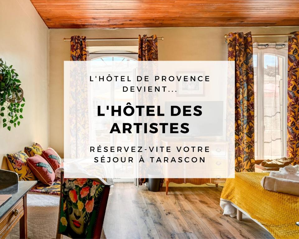 塔拉斯孔的住宿－Hotel Des Artistes，一种标志,上面写着我在一个房间里给艺术家们的旅馆