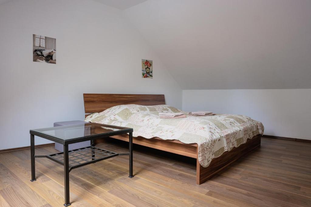 Apartments in the historic part of Znojmo - Housity