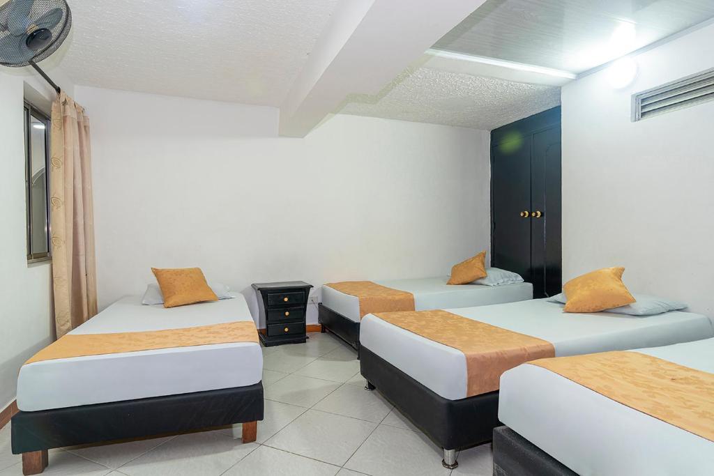 Postel nebo postele na pokoji v ubytování Hotel Barcelona Estadio