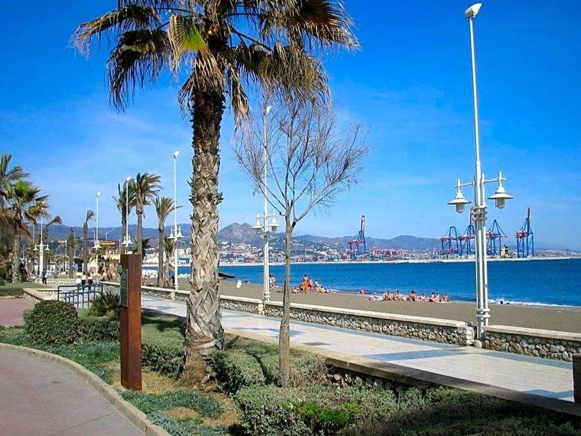 Galeriebild der Unterkunft Reyna apartamentos in Málaga