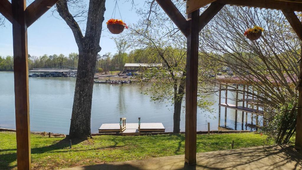 LAKEFRONT Home at Lake Chickamauga! Walk to the Marina!, Dayton Updated 2023 Prices