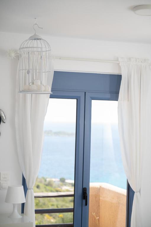 Fotografia z galérie ubytovania Wonderful maisonette overlooking the Aegean Sea v destinácii Petriaí
