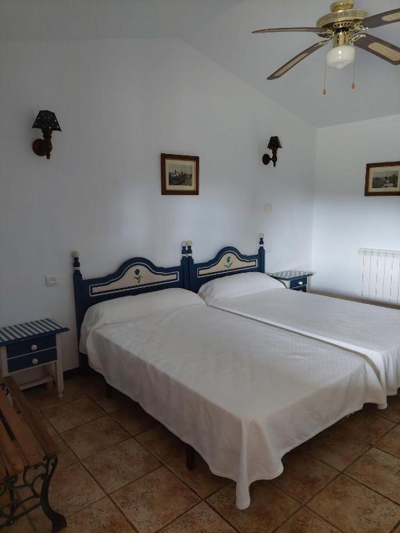 Posteľ alebo postele v izbe v ubytovaní Hotel Rural Portilla de Monfragüe