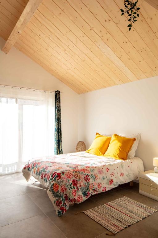 Postel nebo postele na pokoji v ubytování Ted Surf House