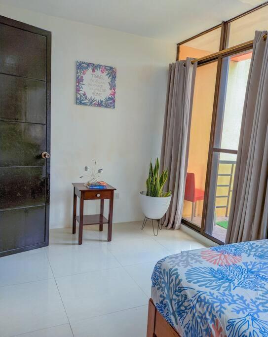 TV a/nebo společenská místnost v ubytování 2BR 2BT home with pool between Tagbilaran and Panglao