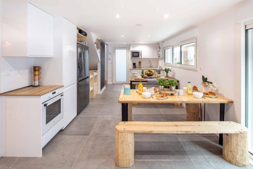 Kuchyň nebo kuchyňský kout v ubytování Ted Surf House
