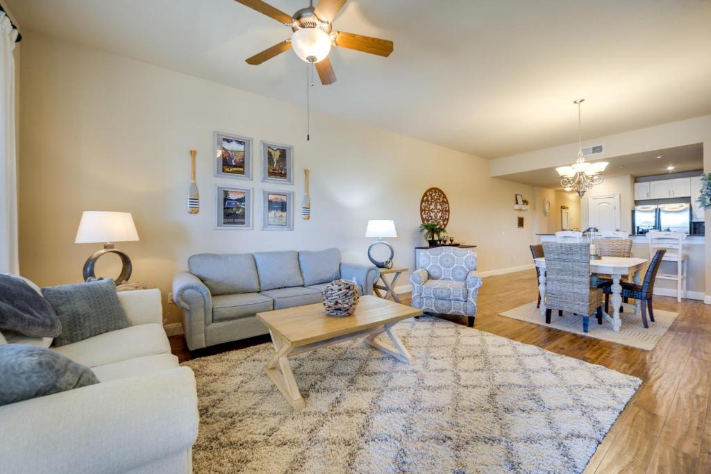 Airy Horseshoe Bay Condo Rental on Lake LBJ!, Horseshoe Bay