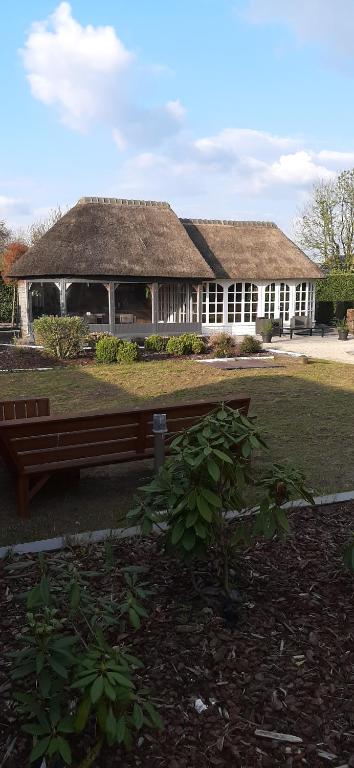 Kamer 22 Bed & Breakfast - Housity