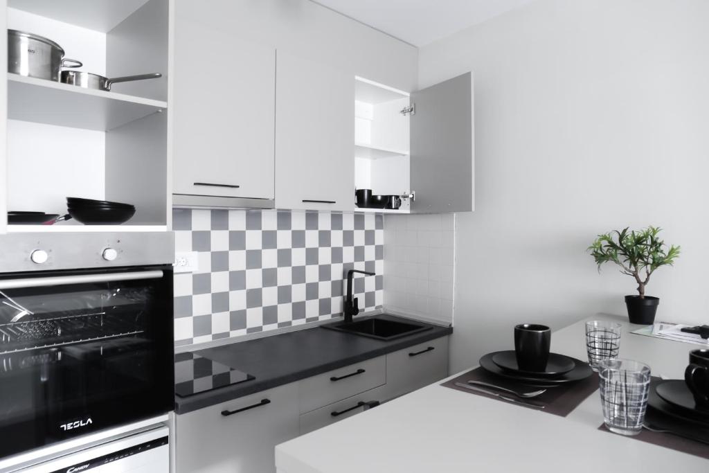 Apartments Srbija Waterfront - FREE PARKING - One-Bedroom Apartment With Free Parking