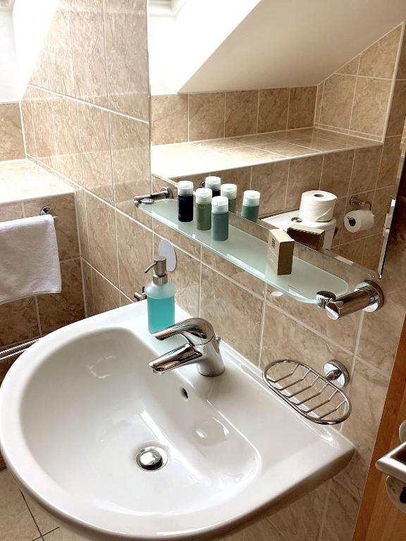 Hotel Karolina - Resim 39