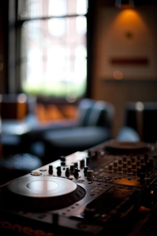 The Dean Dublin - Resim 45