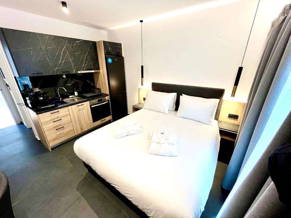 CITY HILL Luxury Apartments - 5