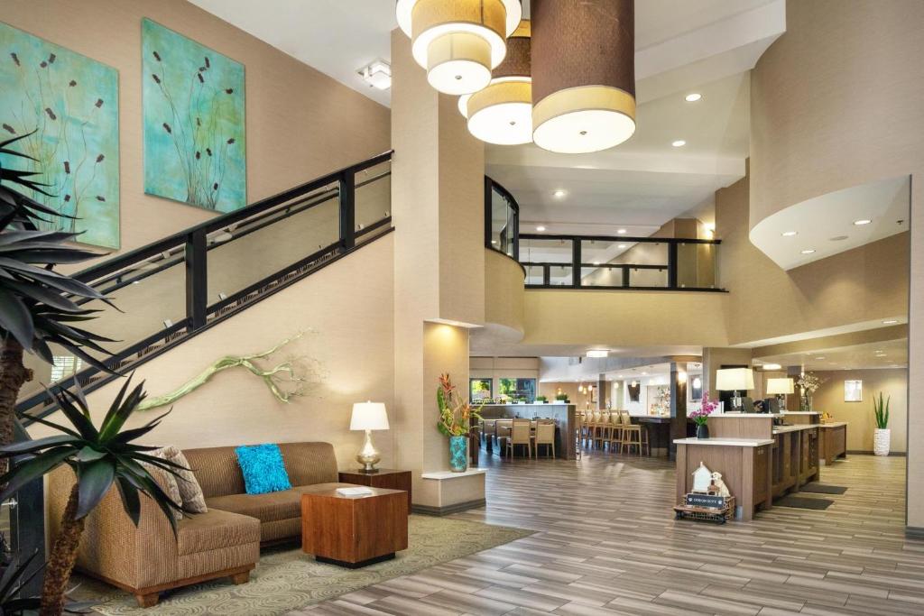 Posezení v ubytování Holiday Inn Phoenix/Chandler by IHG