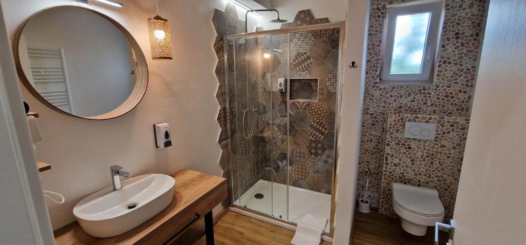 Koupelna v ubytování Hotel SAMARIN Črnomelj