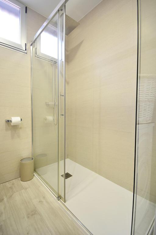 Kúpeľňa v ubytovaní GALIHOST - Apartamento en pleno centro de Portonovo, Sanxenxo