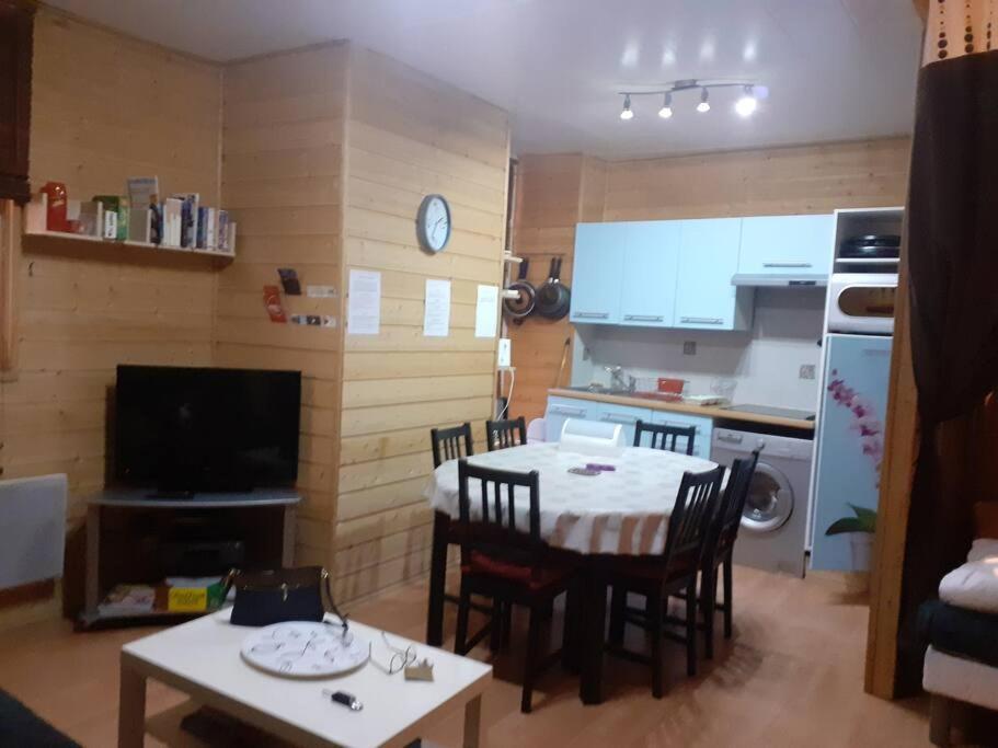 Kuchyňa alebo kuchynka v ubytovaní appartement face au Thermes et au calme