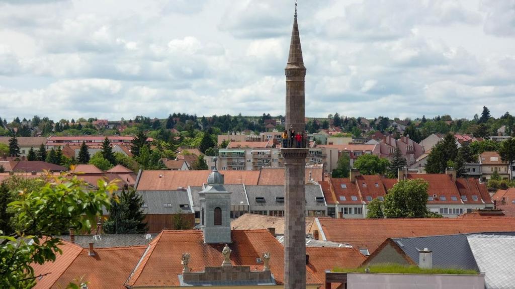 Nespecifikovaný výhled na destinaci Eger nebo výhled na město při pohledu z apartmánu