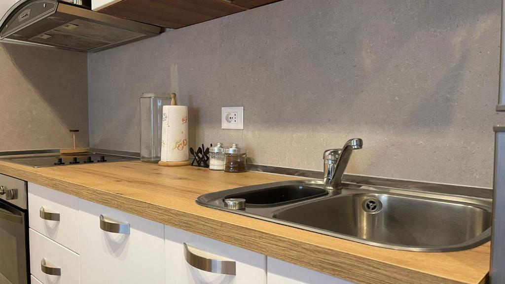 61°Bs Charming Studio Apartament @BLLOK - Imazhi 3
