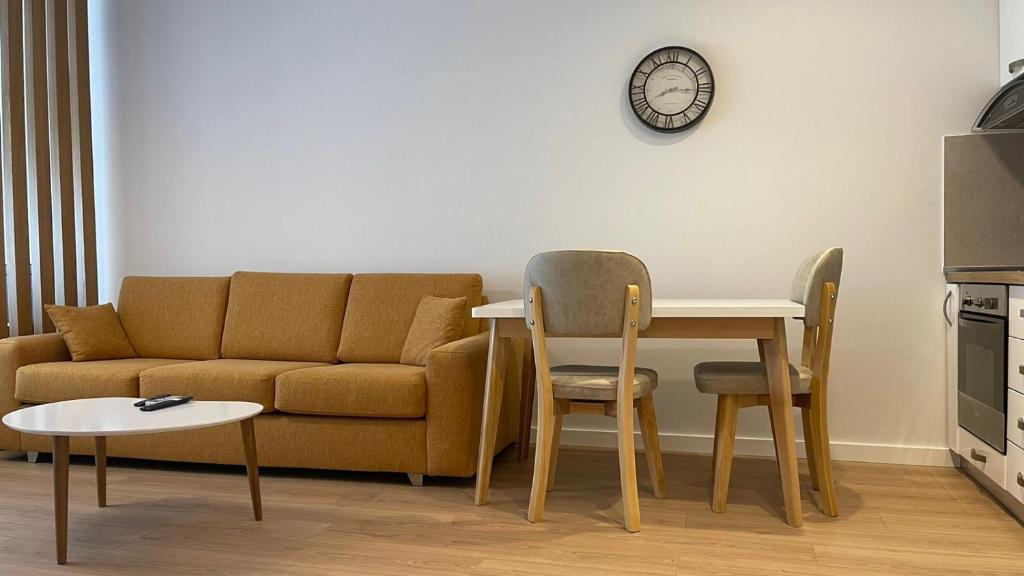 61°Bs Charming Studio Apartament @BLLOK - Imazhi 8