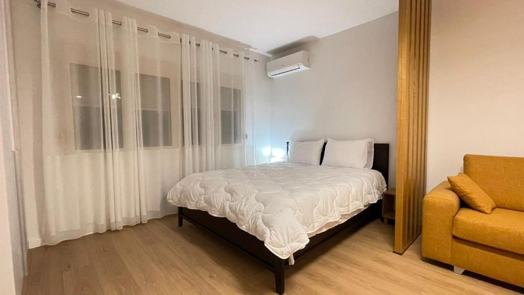 61°Bs Charming Studio Apartament @BLLOK - Imazhi 2