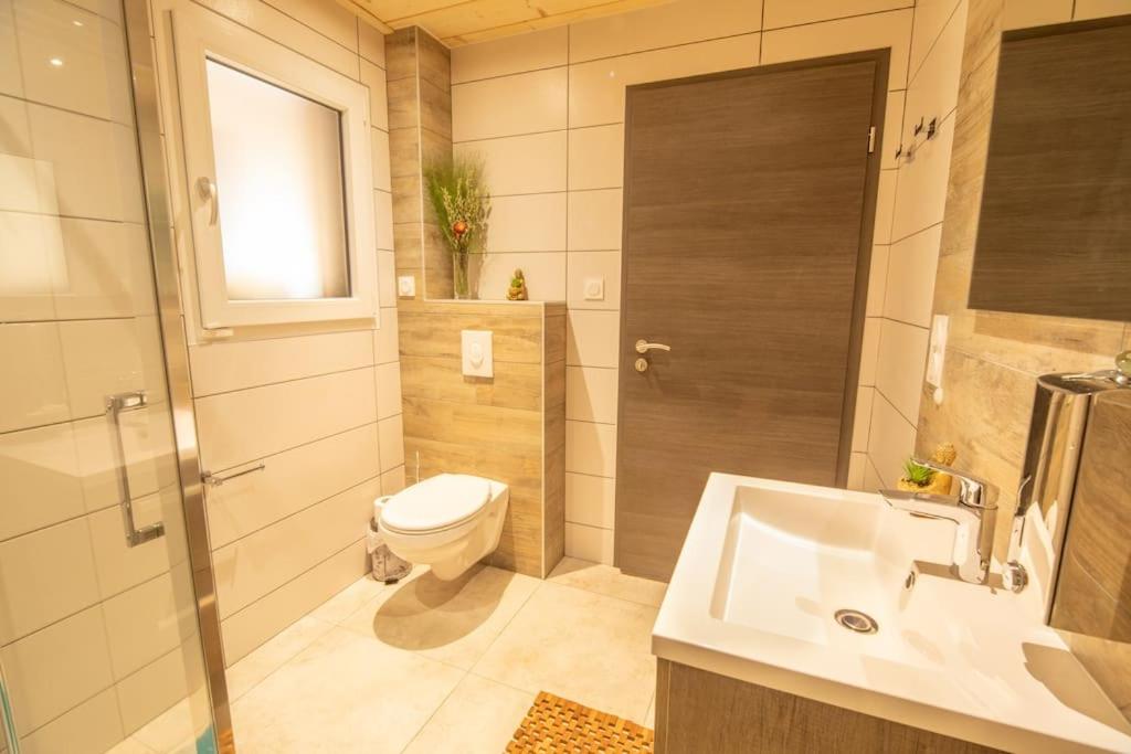 Łazienka w obiekcie L'orée des bois, SPA et Sauna
