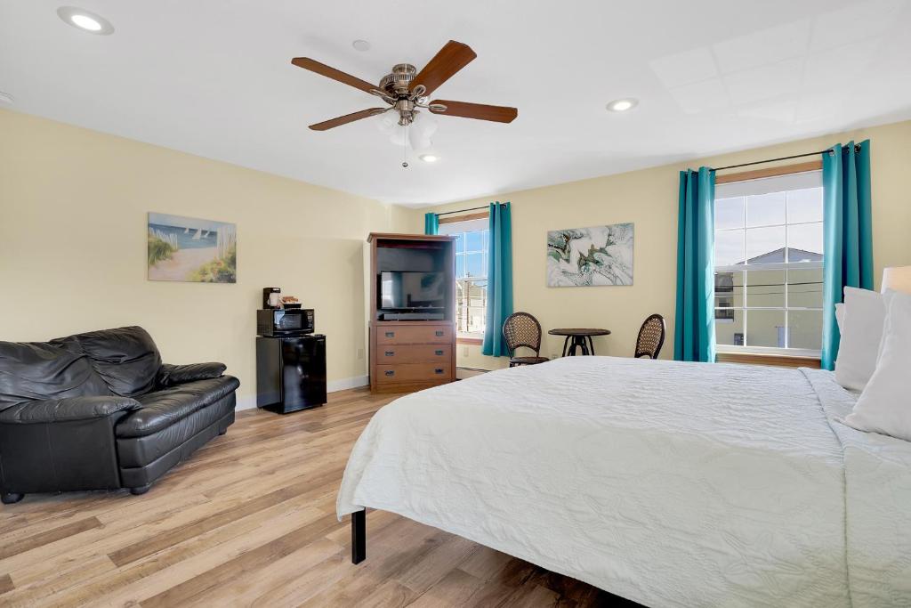 Abellona Inn & Suites - King Room With Hot Tub