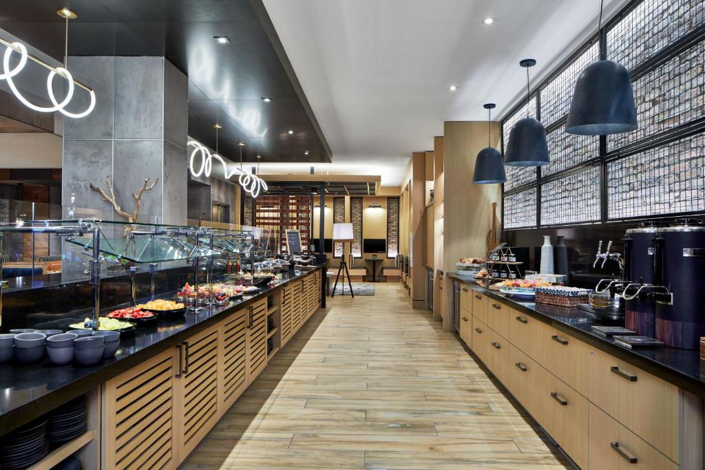 Renaissance Nashville Hotel - 