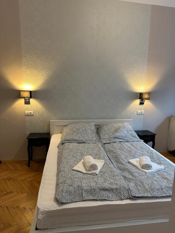 Nice 5 Apartments - Deluxe Double Room
