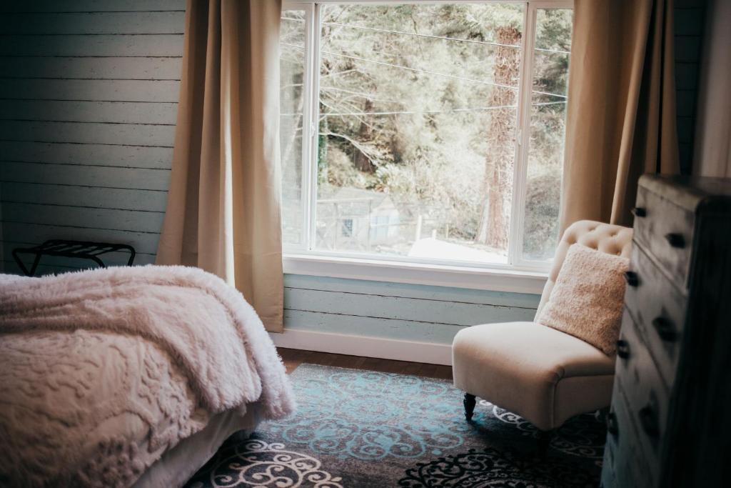 Posezení v ubytování Taylor Creek Lodge