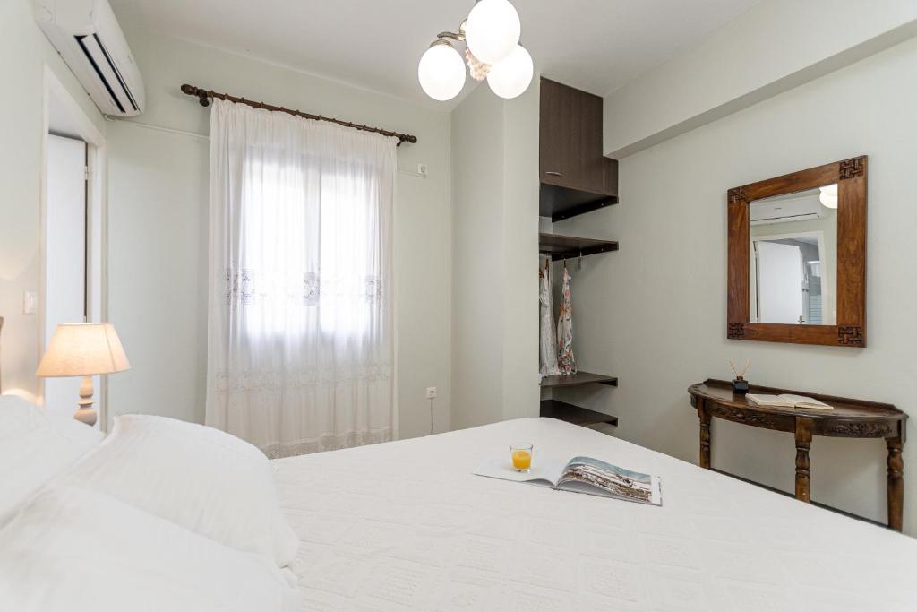 Posteľ alebo postele v izbe v ubytovaní Villa of Roses in Naxos - Private villa with pool