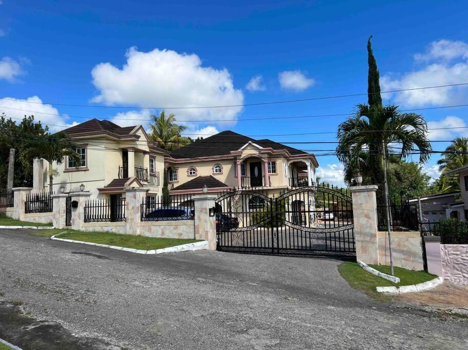 Mandeville Vacation Home, Mandeville (updated prices 2024)