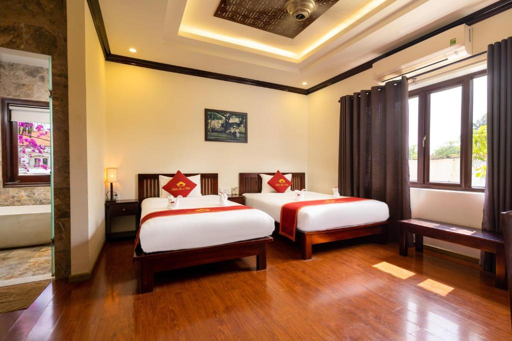 Little Town Villa - 16