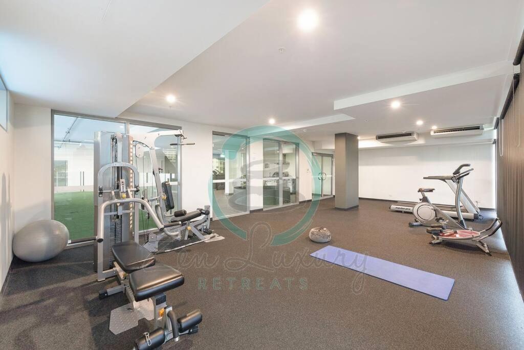 Palestra o centro fitness di ZEN At ARRAY: 2BR Retreat in CBD
