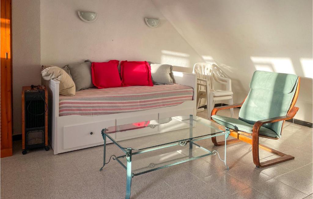 A seating area at Nice Apartment In La Manga With Wifi