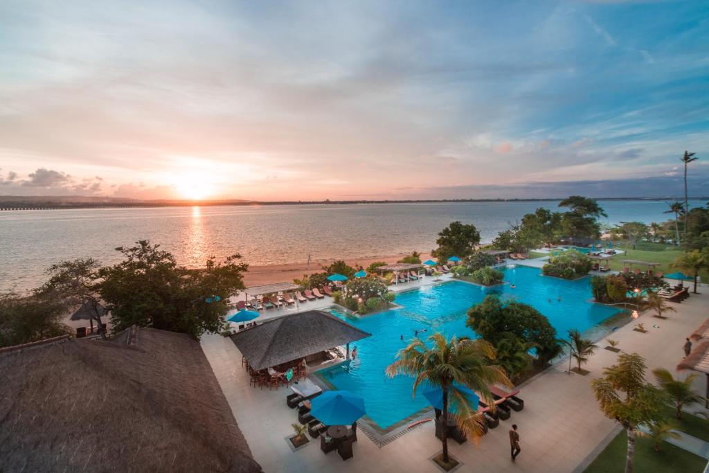 Bazén v ubytování Peninsula Bay Resort nebo v jeho okolí