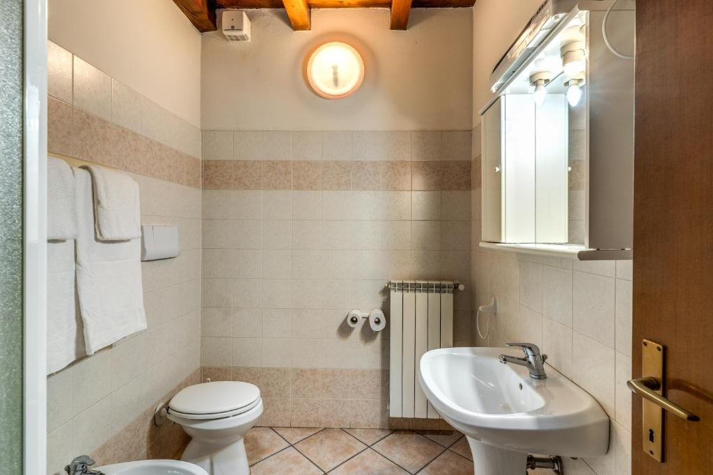 Koupelna v ubytování Agriturismo Pozzo Fiorito