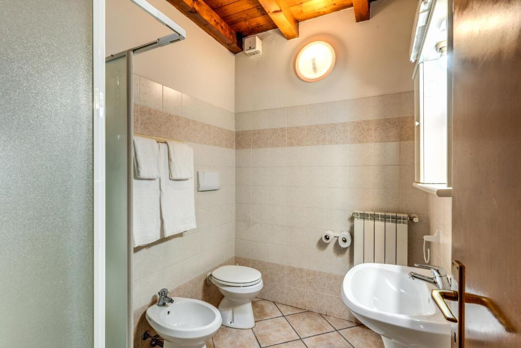 Koupelna v ubytování Agriturismo Pozzo Fiorito