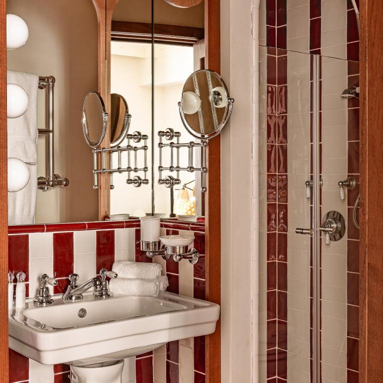 Château des Fleurs Hôtel & Spa Paris - Resim 11