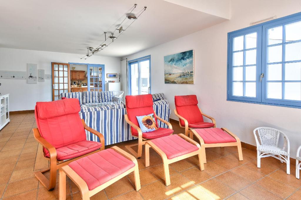 Posedenie v ubytovaní Maison pour 11 - Piscine - Noirmoutier-en-L'île