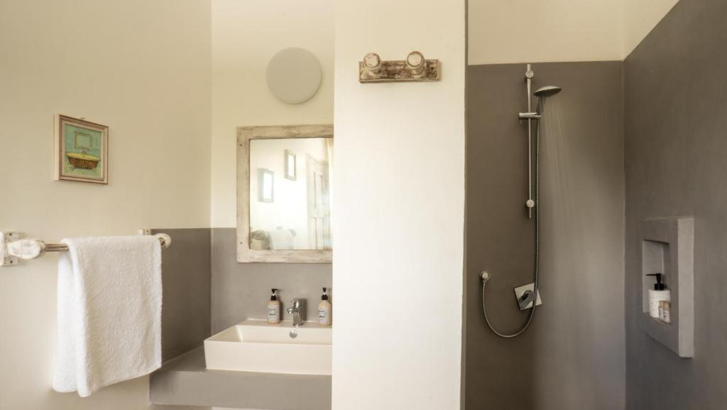 Koupelna v ubytování Casamia Suites